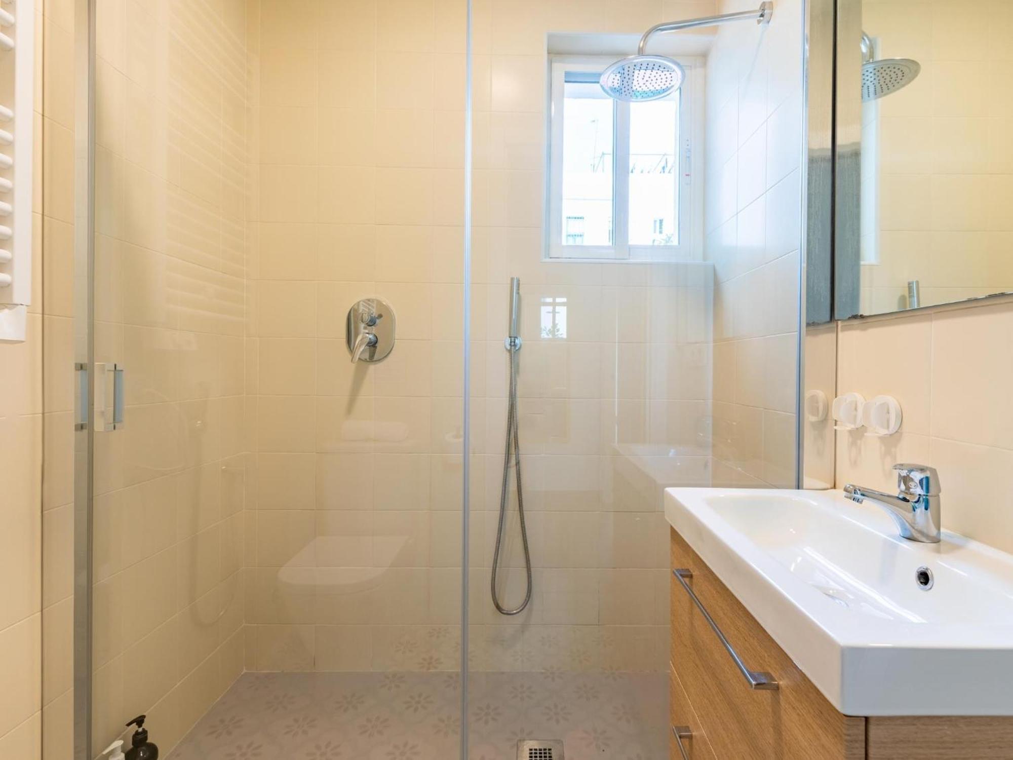 Holi-Rent Padre Isla Apartment เซบีญา ภายนอก รูปภาพ